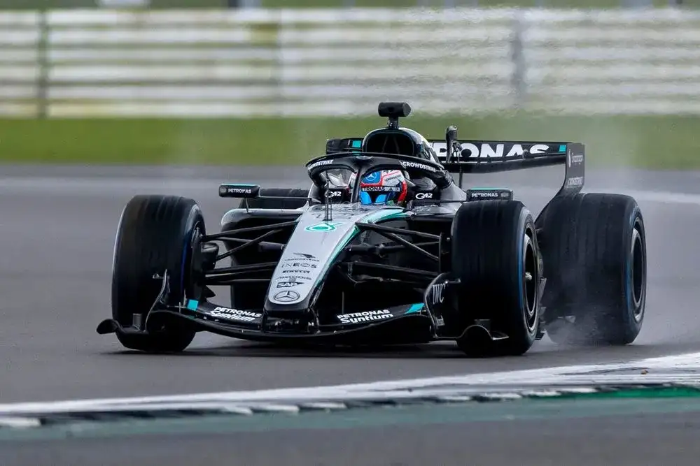 F1's Miami schedule in doubt amid storm threat - 2