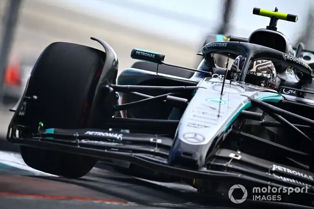 Kimi Antonelli storms to Miami Grand Prix pole as Mercedes rebounds after sprint race stumble - 3