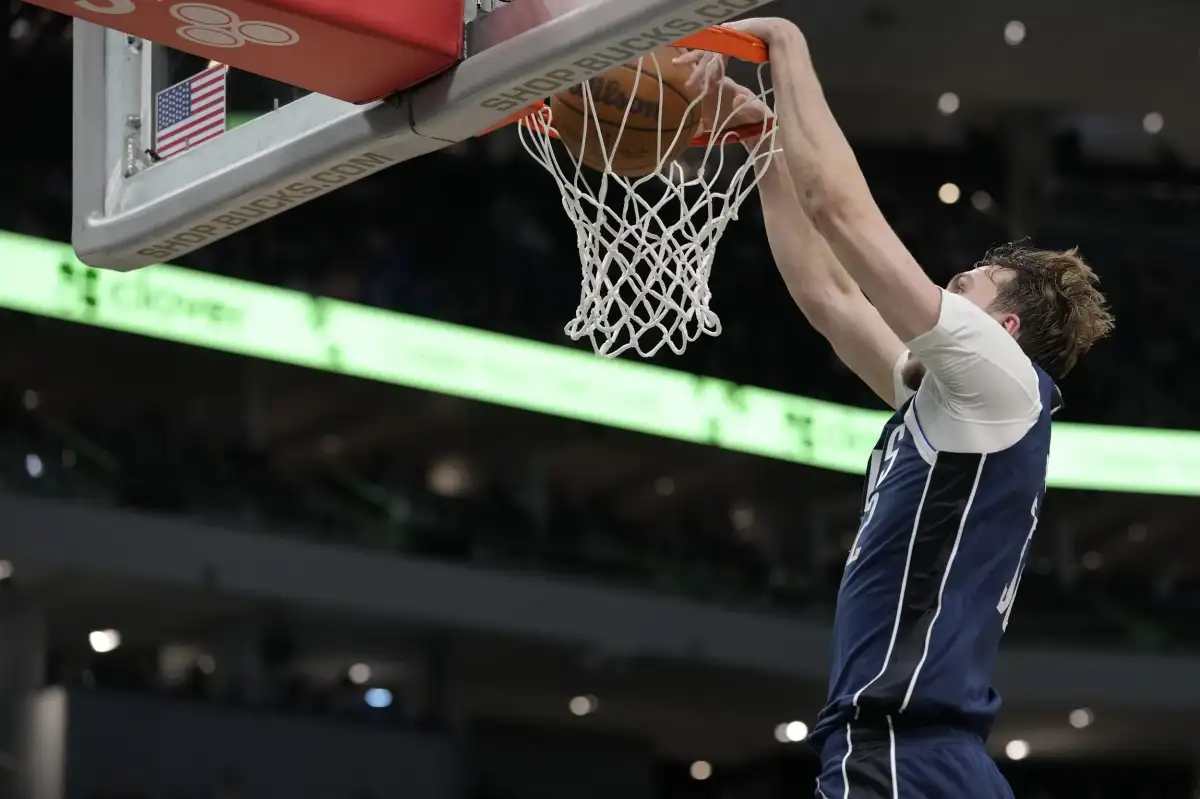 Flagg's rookie season ends with sprained ankle - 4