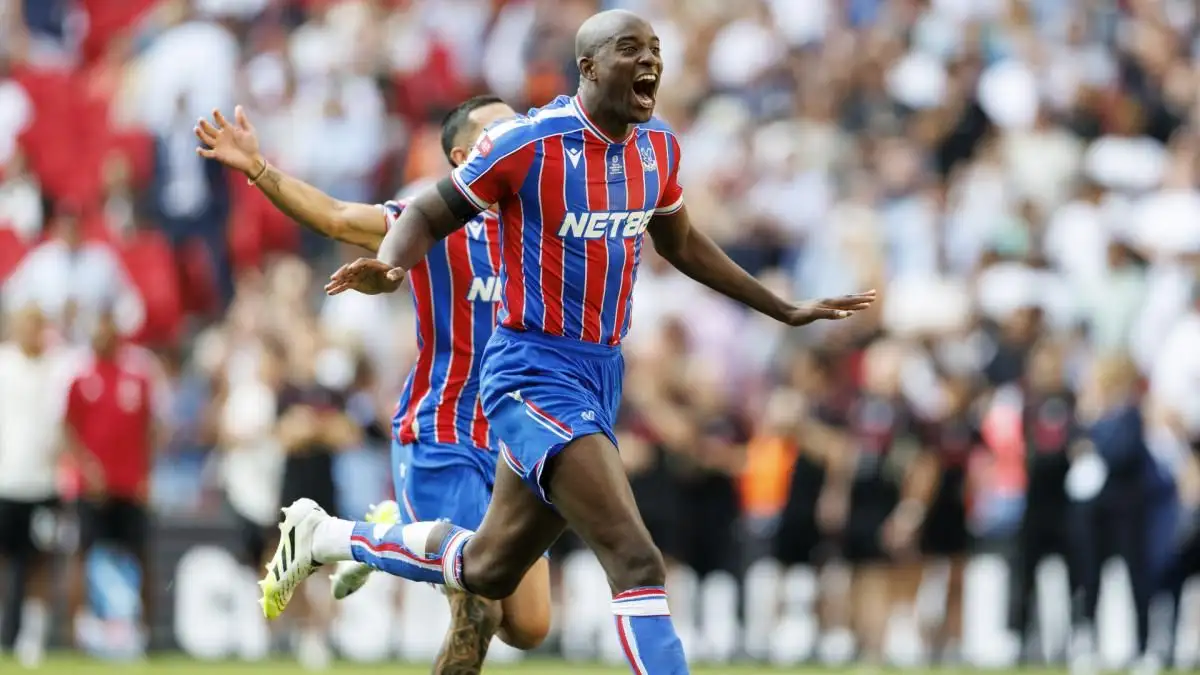 Mateta fires Palace to historic European title - 4