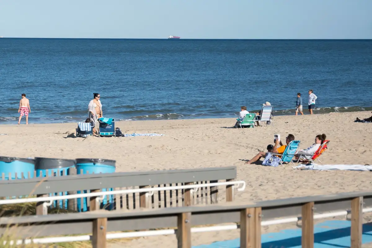 Fecal contamination at East Coast beaches triggers 'do not swim' warnings for July 4th weekend - 1