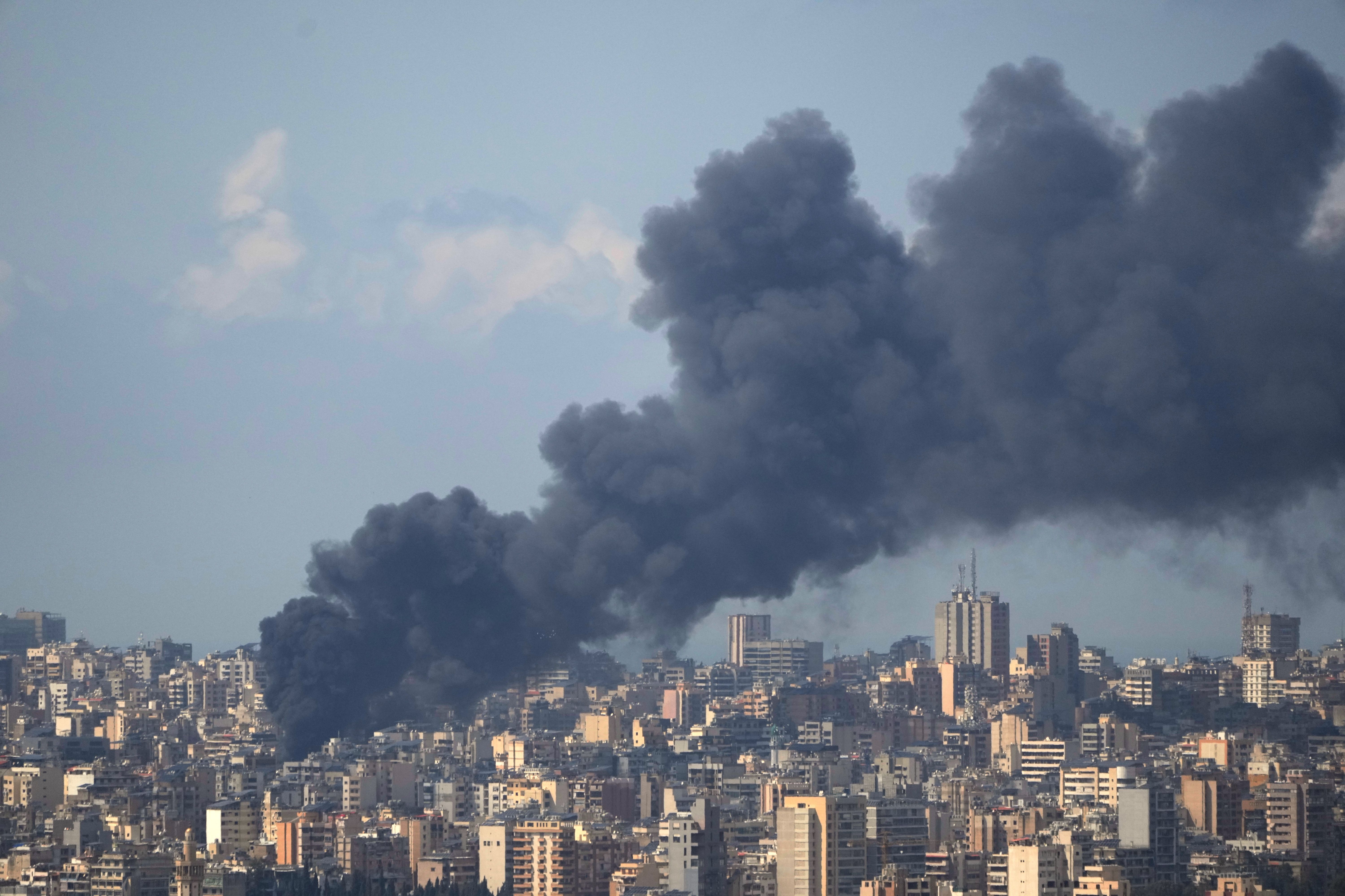 Apocalyptic scenes in Beirut after Israel bombs 100 times in 10 minutes... - 3