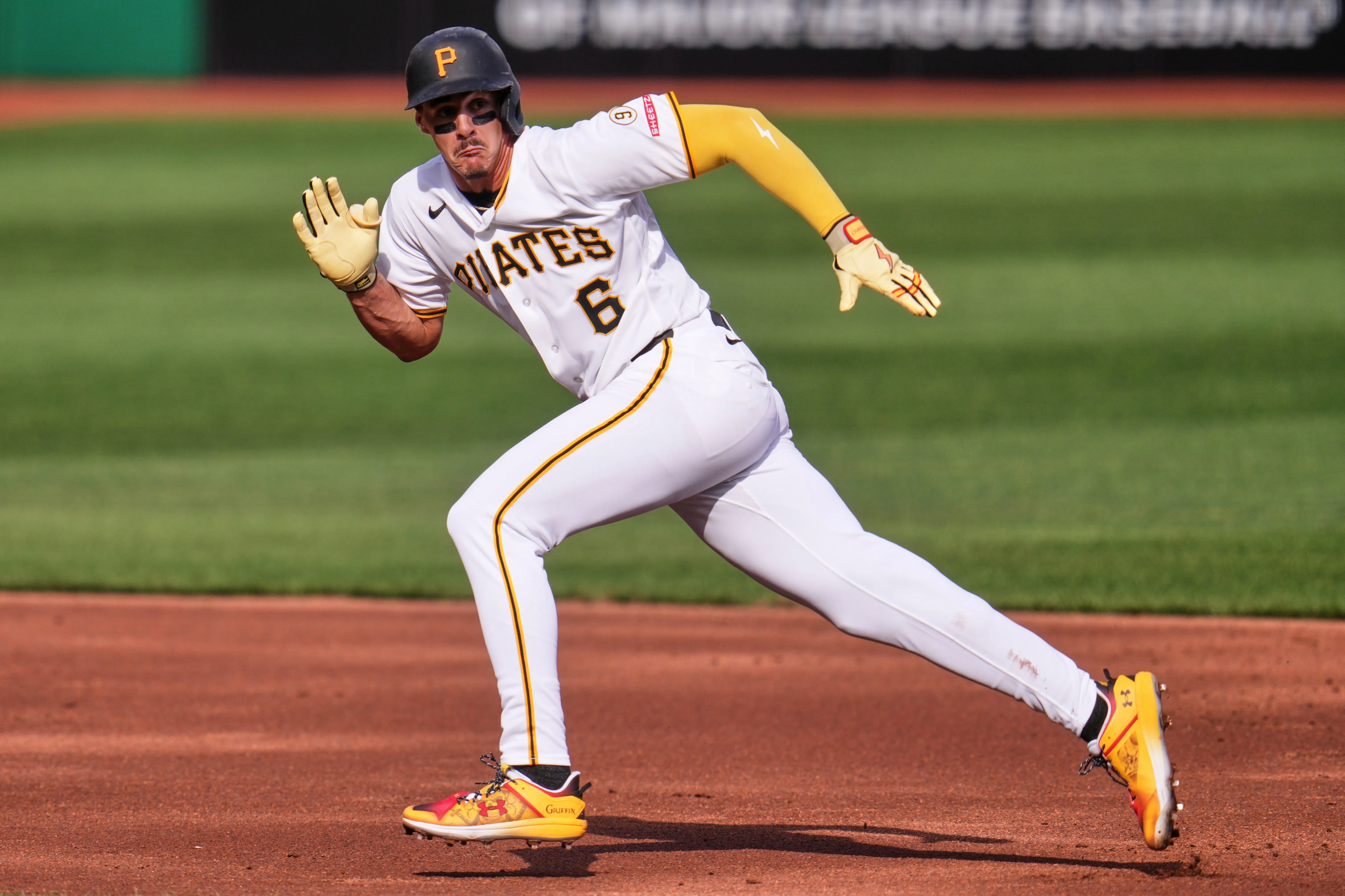 'Difference maker:' Griffin dazzles in Pirates debut - 1