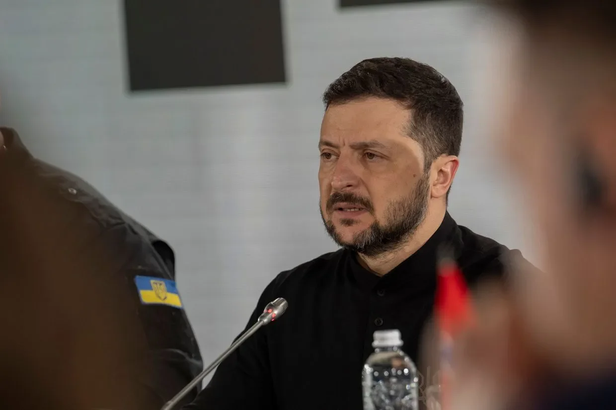 Zelensky says Ukrainian strikes are hurting Russia's oil sector - 2