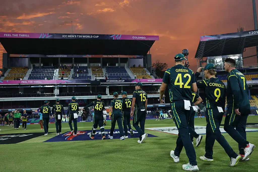 Australia brush off loss of Mitch Marsh to crush Ireland in T20 World Cup opener - 2