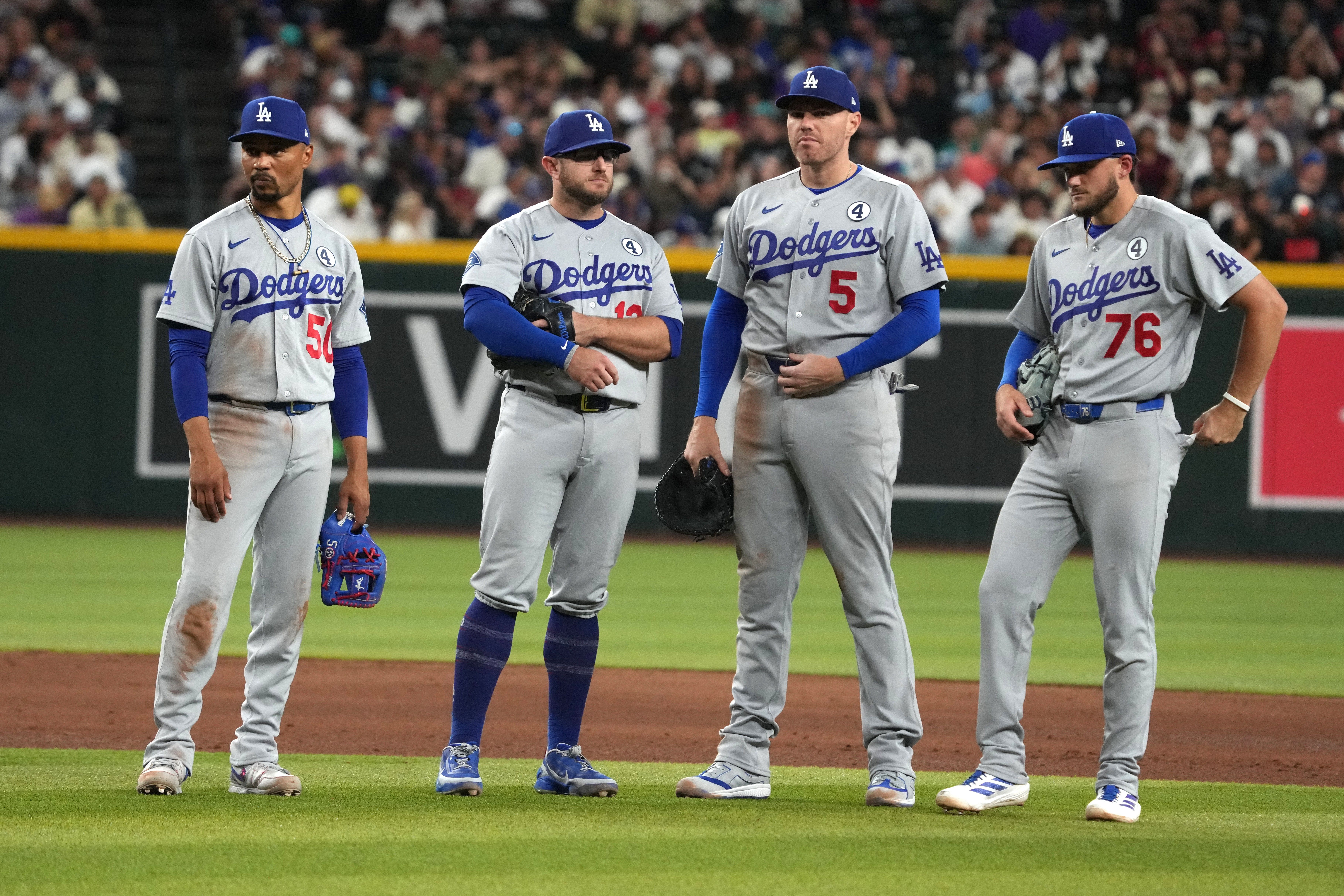Dodgers find their offense, then hold on to beat Diamondbacks - 3