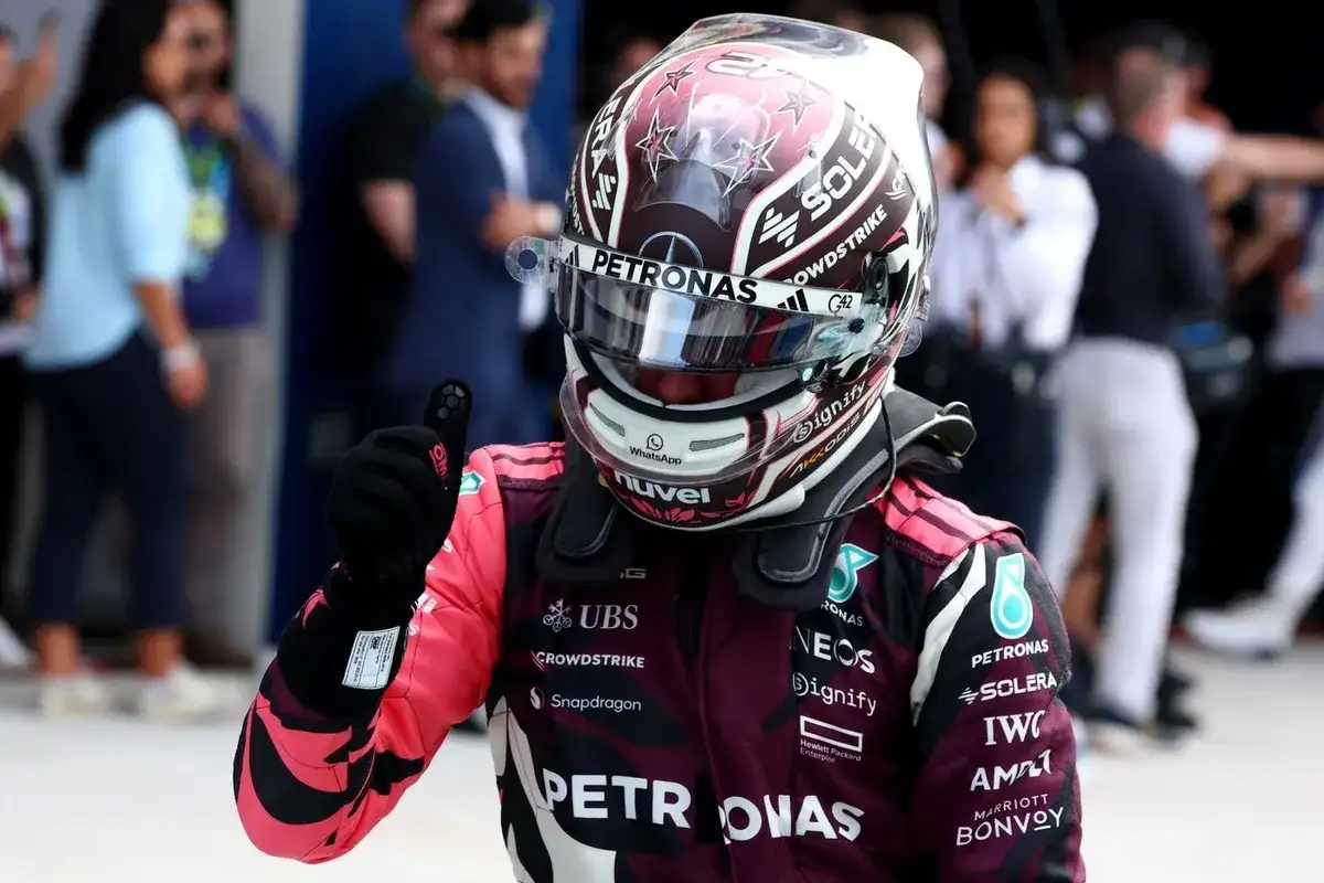 Kimi Antonelli storms to Miami Grand Prix pole as Mercedes rebounds after sprint race stumble - 1