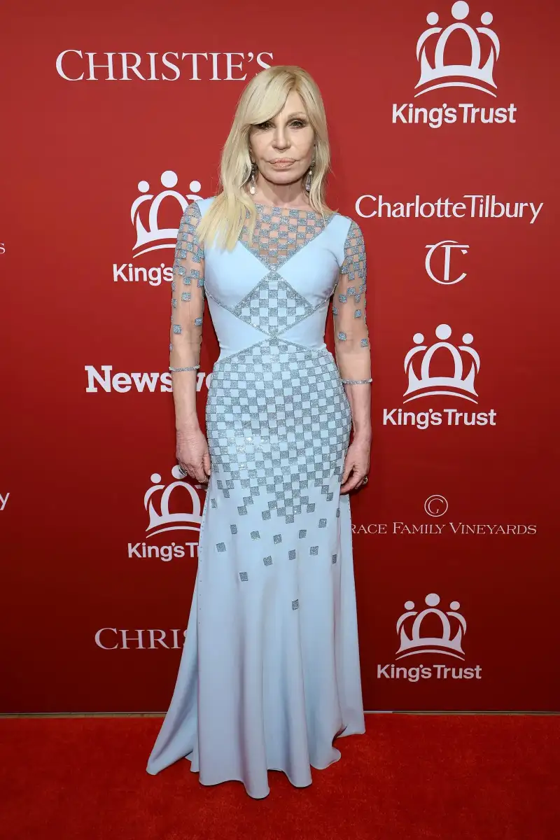 Declan Donnelly is caught in a funny optical illusion as he greets Charles and Camilla on the red carpet at the King's Trust 50th anniversary gala - 4