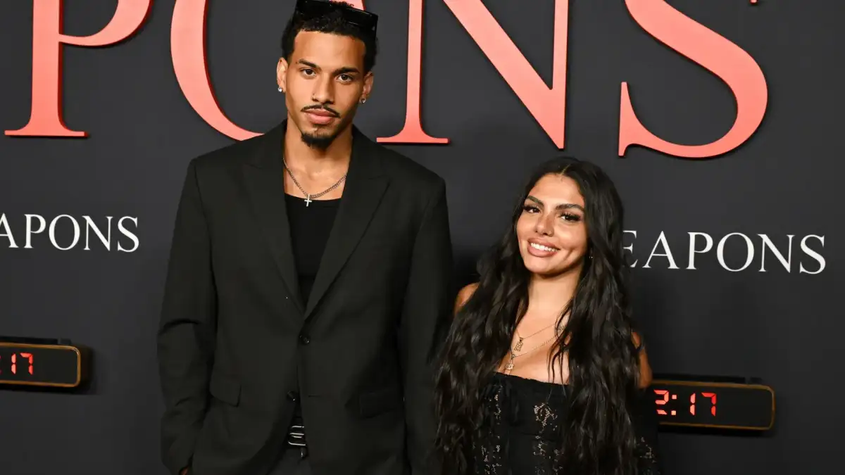 'Love Island' Star Huda Mustafa Talks Dating Rules After Louis Russell Text Leak - 3