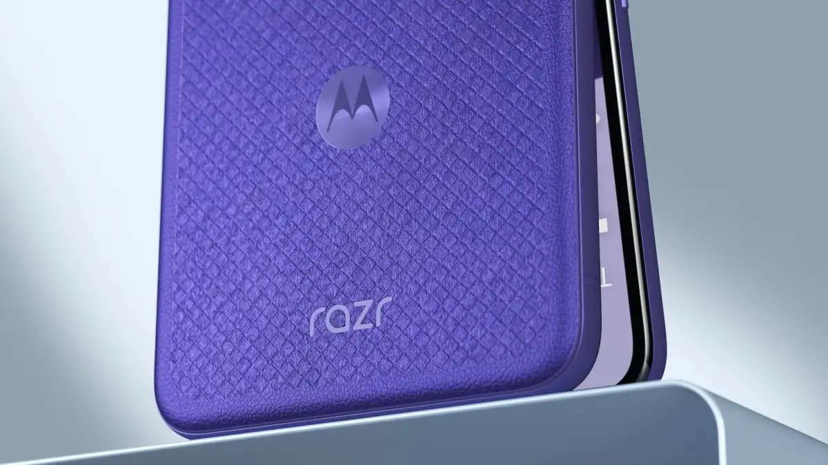 The Razr Ultra 2026 is everything a flip phone should be, but I’m not paying $1,500 for it - 2