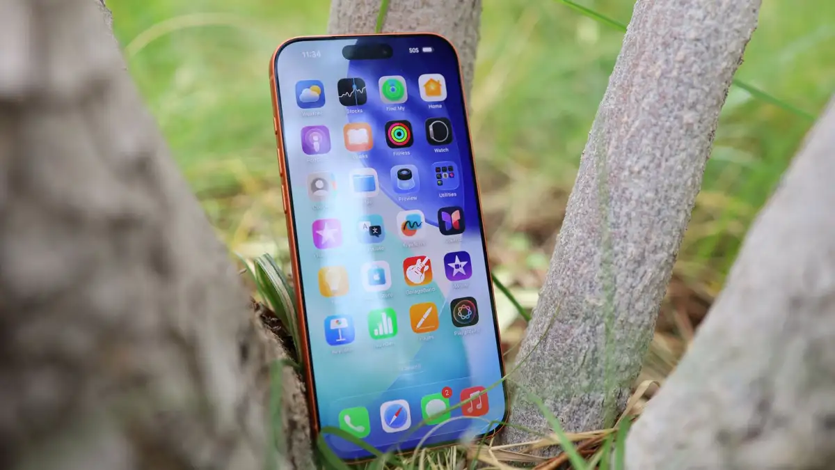 Slow Adoption of iOS 26 on iPhones May Have Unexpectedly Hurt Tesla’s Sales: Report - 1