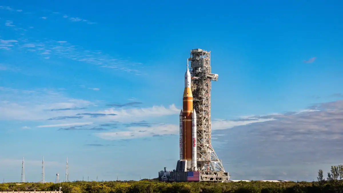 'If we learn how to live on Moon, it will prepare humans for life on Mars' - theweek.in - 3