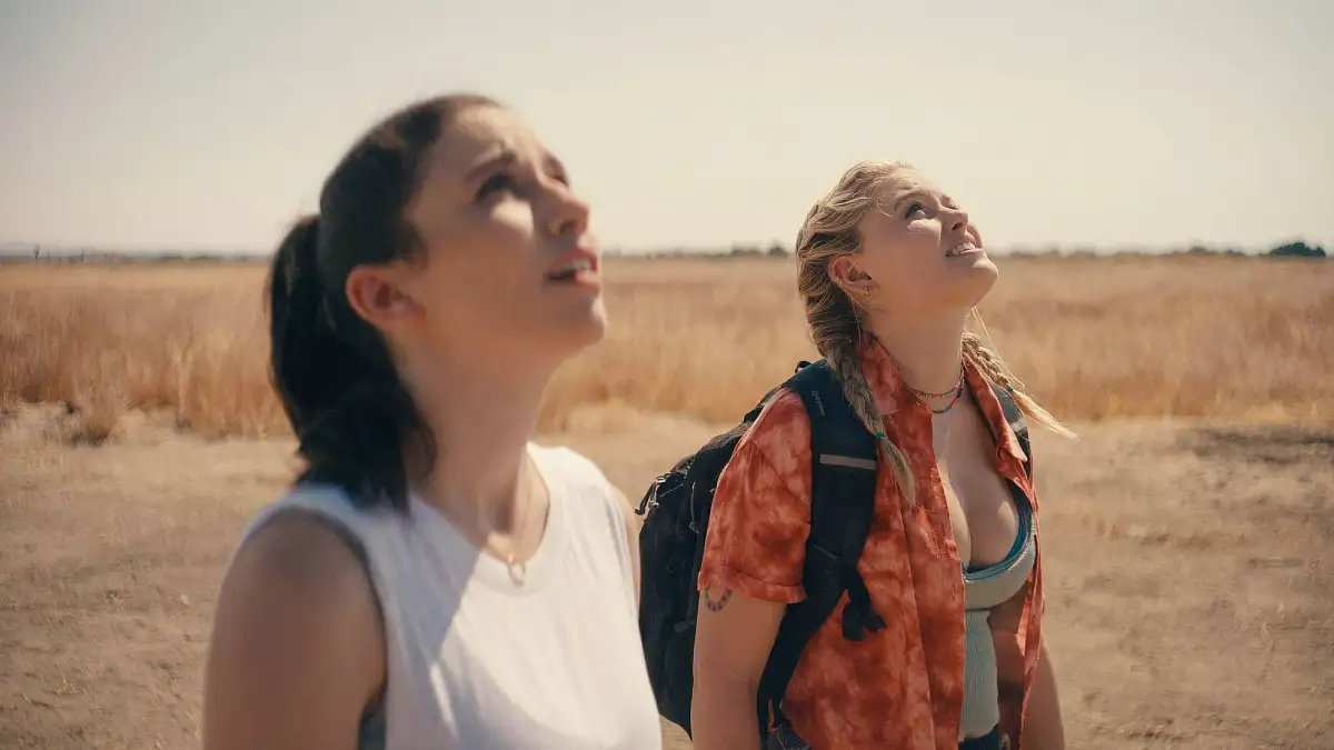 Netflix Just Dropped An 8-Minute Clip Of The "Fall" Movie Scene That Went Super Viral On TikTok - 2
