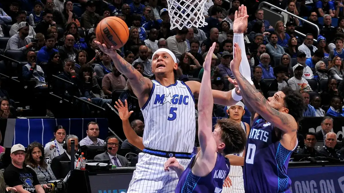 NBA playoffs: Defending champion Thunder open with victory - 2