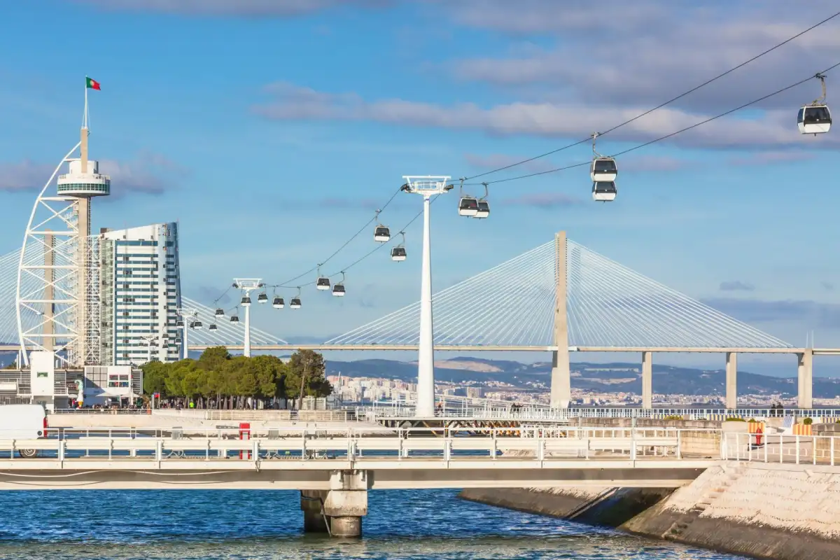 Portugal's quarterly GDP growth fizzles out after storms - 4