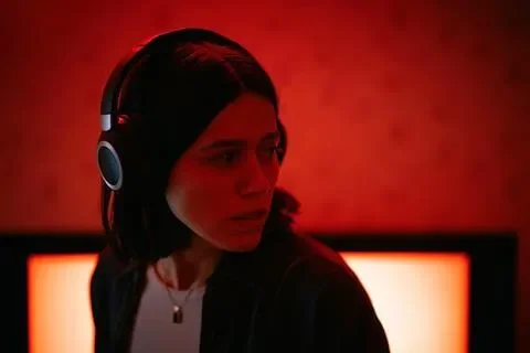 The sound design is the star in 'undertone,' a podcast thriller with too much dead air - 2