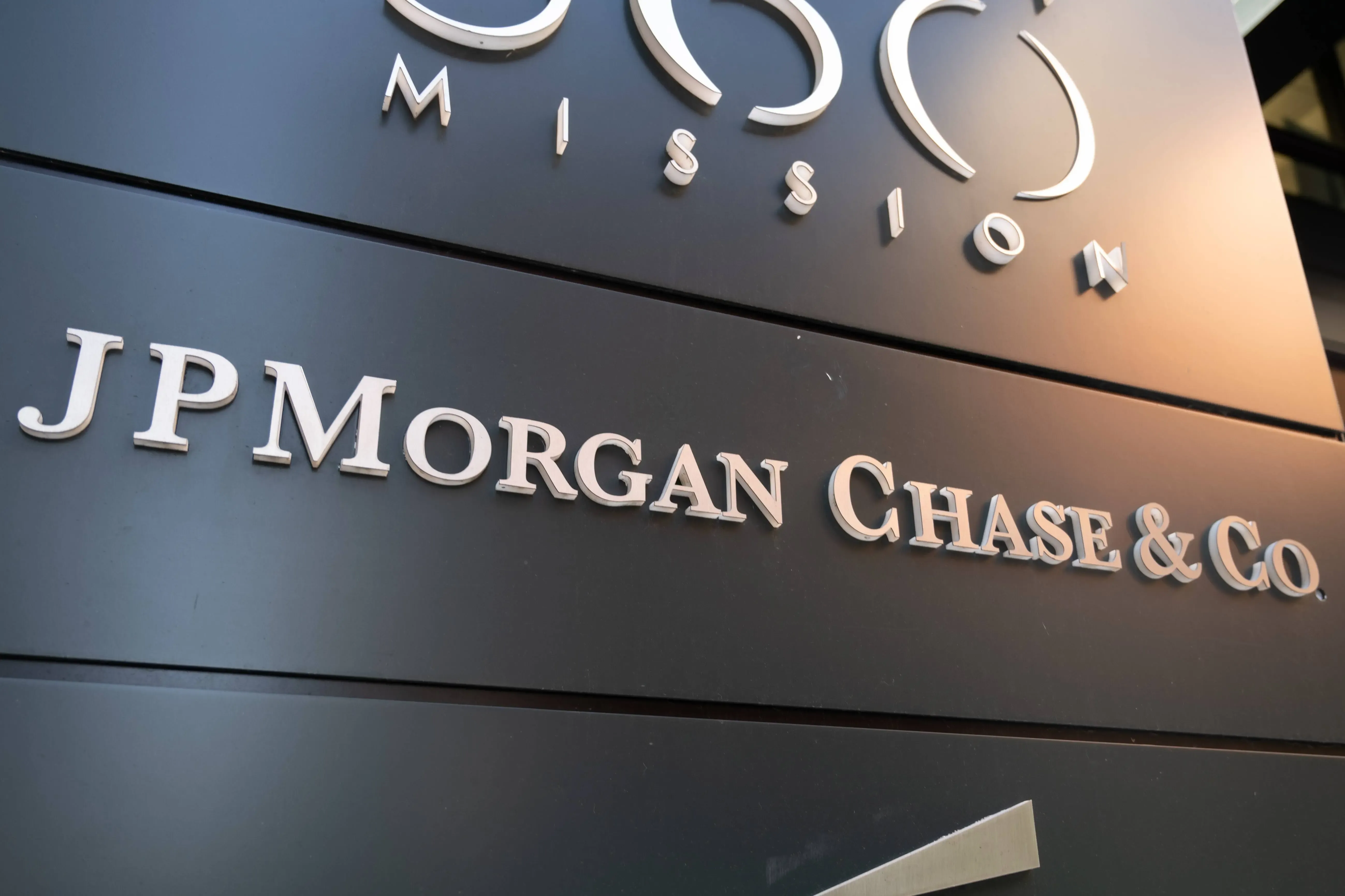 Is Lorna Hajdini Married? Inside the Private Life of the JPMorgan Executive Accused in Sexual Abuse Case - 1
