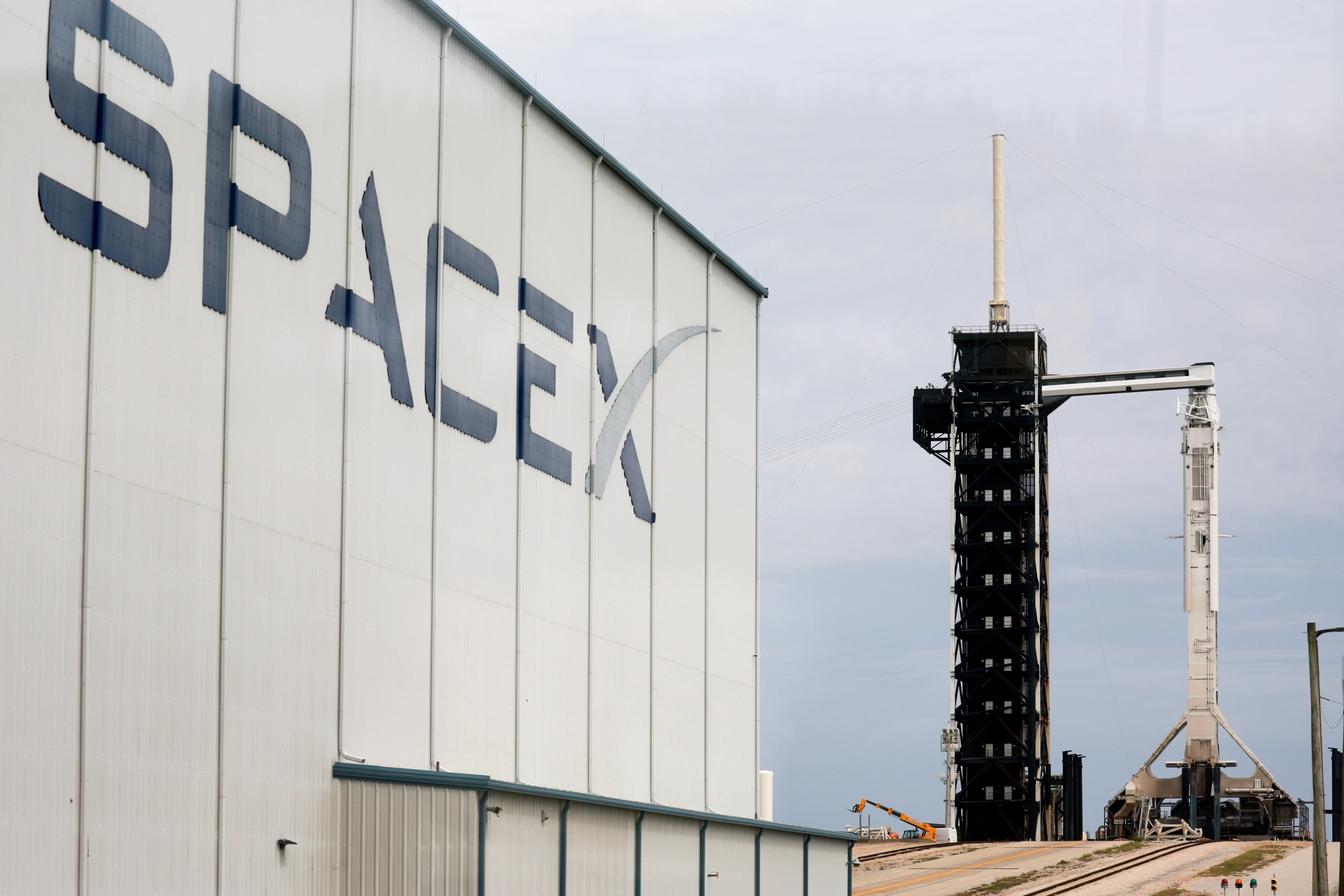 SpaceX launches 24 Starlink satellites on Falcon 9 launch from California - 3