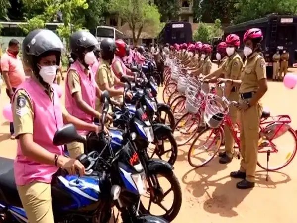 Pink Protection Project services extended to late hours in Aluva - 1