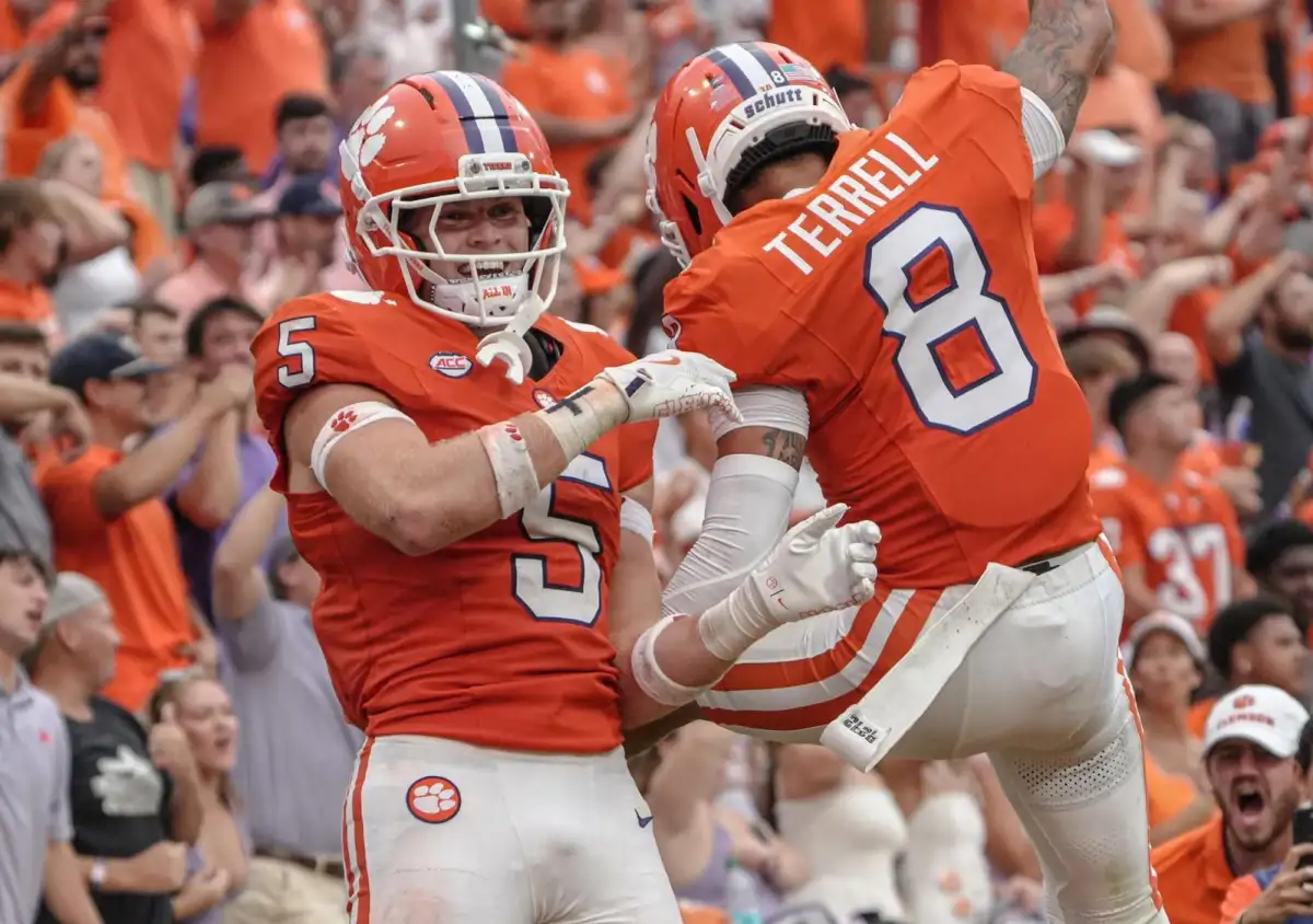 Avieon Terrell joins brother A.J. Terrell after being drafted by Falcons - 1