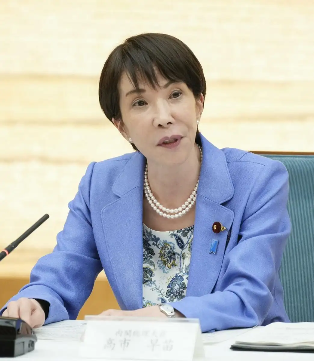 Australia should consider Japanese submarine back-up as Takaichi arrives to meet Albanese - 2