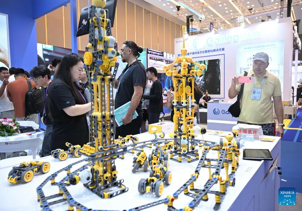 China’s Canton Fair defies global trends as overseas customers flock to buy robots, drones - 3