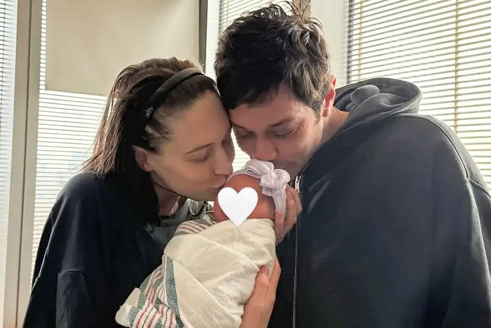 Pete Davidson and Elsie Hewitt SPLIT five months after welcoming their first child - 1