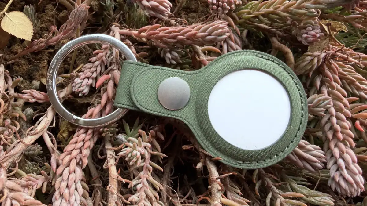 'AirTag 2' vs. 'AirTag 1': How Apple's New Tiny Tracker Improves on the Original - 4