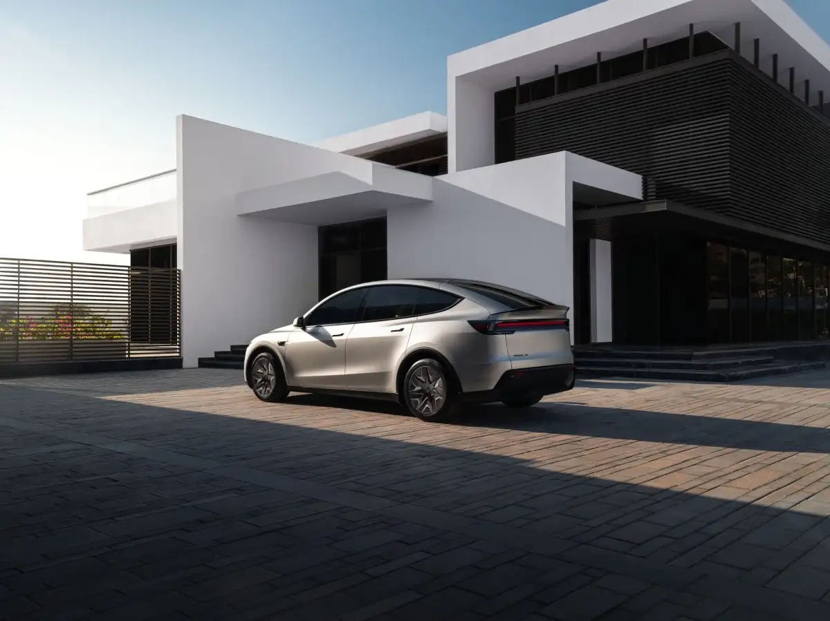 Tesla's Model Y L finally comes to the US with six seats and a $62,000 price tag - 2