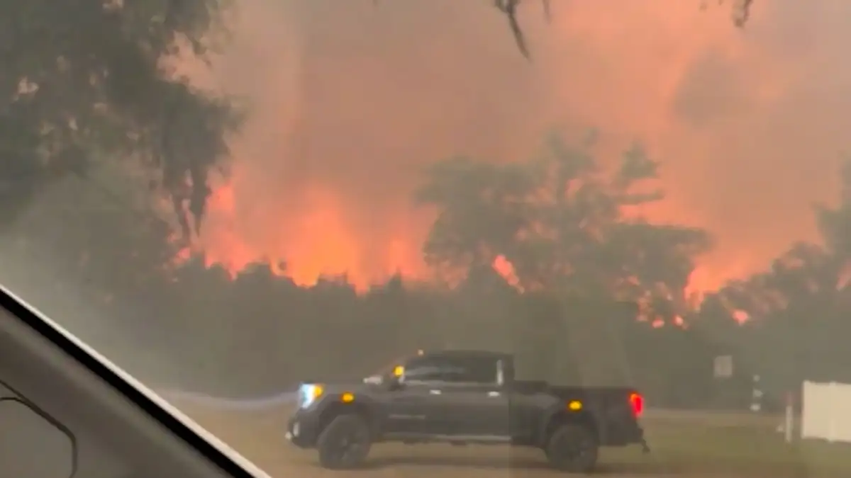 Growing Georgia wildfires have destroyed 120 homes, forcing new evacuations - 4