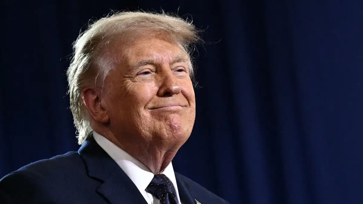 Trump moves Cabinet meeting from Camp David to White House as Iran talks intensify - 1
