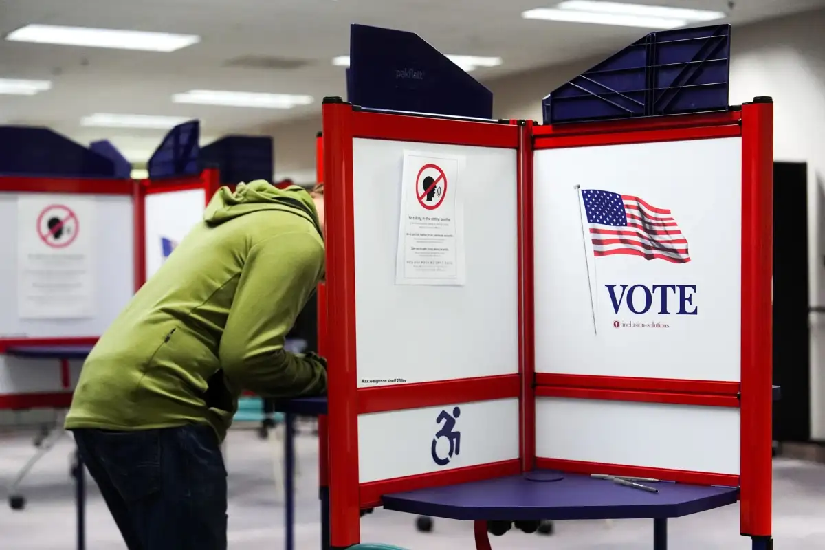 Obama Urges Virginians to Vote ‘Yes’ on Redistricting Referendum - 2