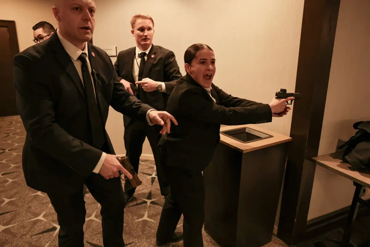 Trump safe after shooting scare disrupts White House Correspondents’ Dinner - 1