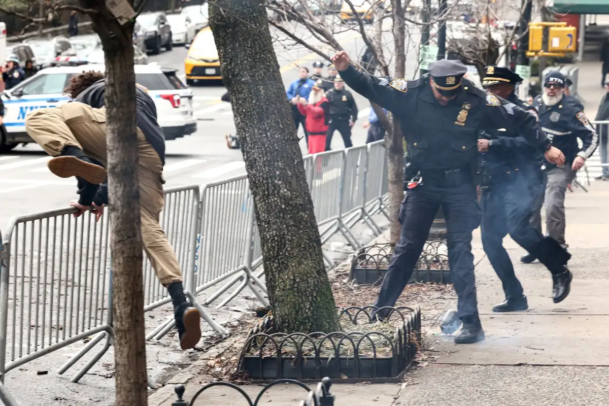 New: NYPD Investigates Gracie Mansion Attack As 'Act of ISIS-Inspired Terrorism' - 4
