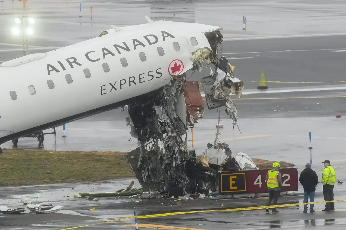 Who Is At Fault in La Guardia Plane Crash Tragedy? Shocking Victim Toll With Two Pilots Dead and 41 Injured - 3