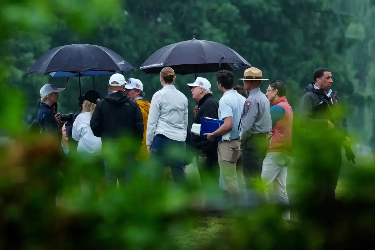 Trump Allegedly Plans to Cut Down DC's Oldest Cherry Tree to Make Way for Massive New Washington Golf Course - 3