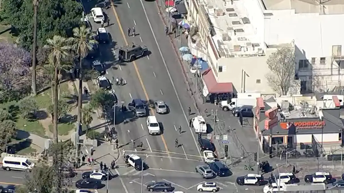 Federal drug raid near downtown Los Angeles spotlights public safety concerns during mayor's race - 1