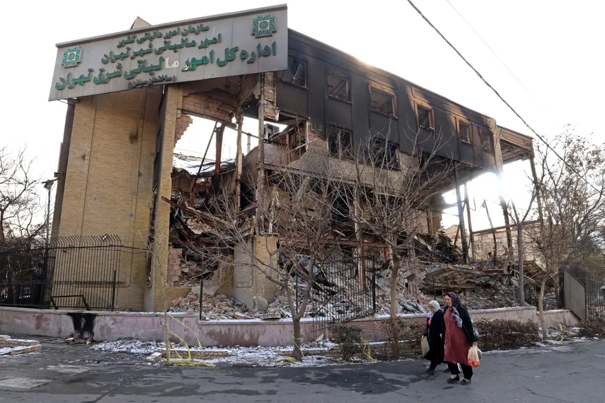 Crackdown on dissent after nationwide protests in Iran widens to ensnare reformist figures - 3
