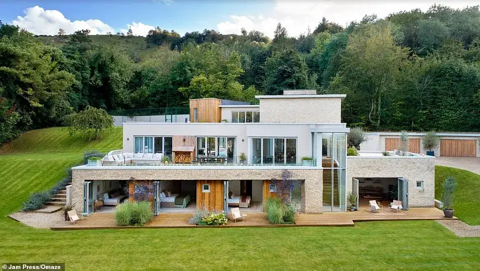 TV star's £3.2m Cotswolds mansion with six bedrooms up for sale - 1