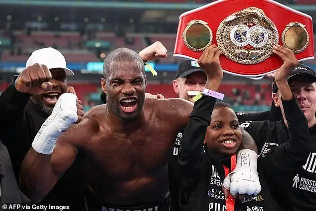 Fury questions AJ's punch resistance: 'Dubois put him on the floor four times!' - 2