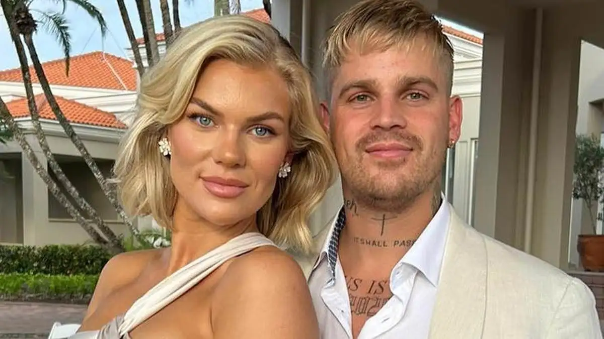 It's all over for influencer couple Chloe Szep and Mitch Orval: We reveal the signs it's a painful split - and her VERY telling act after we slid into her DMs... - 4