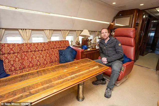Fears all-day raves at Pablo Escobar's plane could become 'drug-fuelled' nightmare - 3
