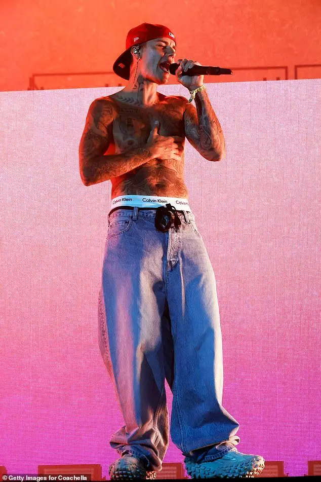 Justin Bieber 'Scams' Coachella? Fans Fuming Over 'Zero Effort' YouTube Set After $10m Payday - 4