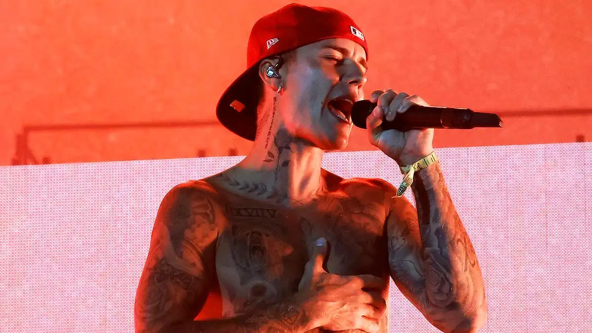 Justin Bieber 'Scams' Coachella? Fans Fuming Over 'Zero Effort' YouTube Set After $10m Payday - 2