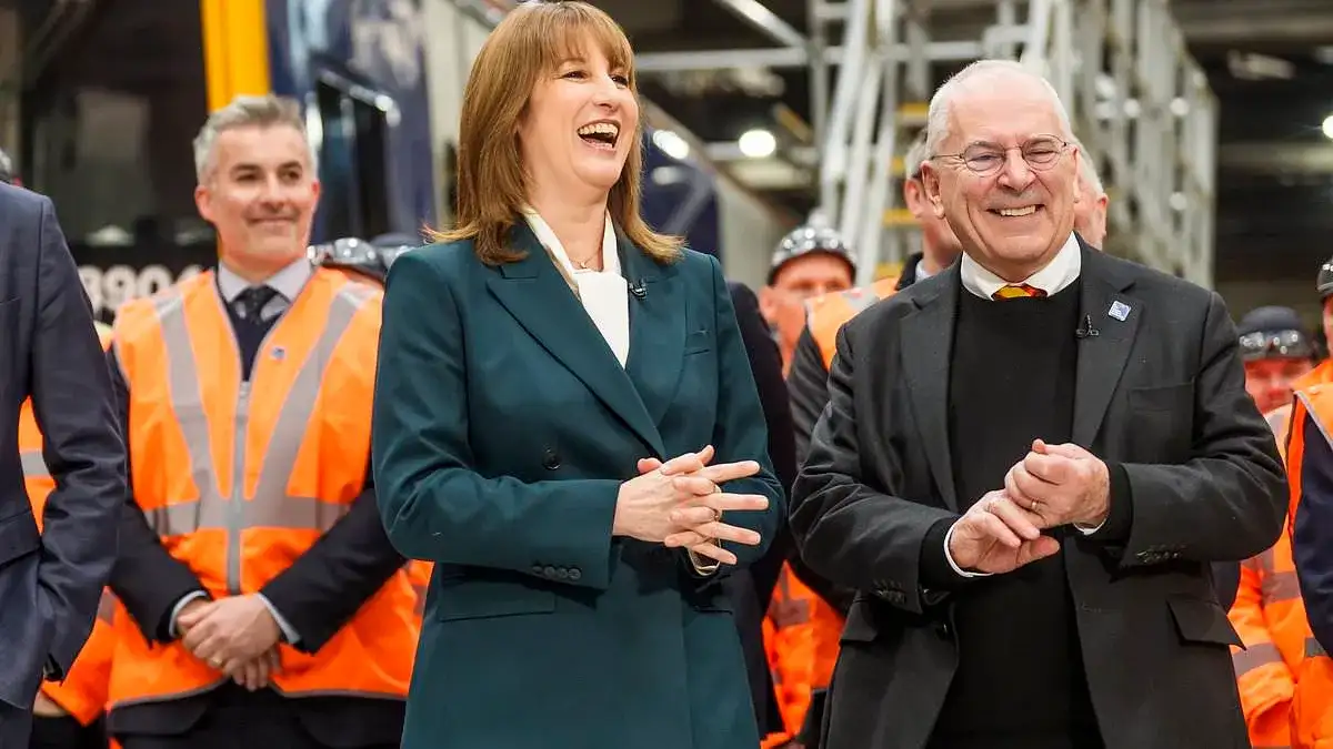 UK economy grows by 0.1% despite uncertainty over Reeves’s budget - 4