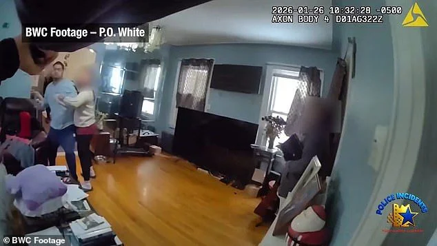 NYC Mayor Mamdani under fire for defending knife-wielding suspect over police officers - 4