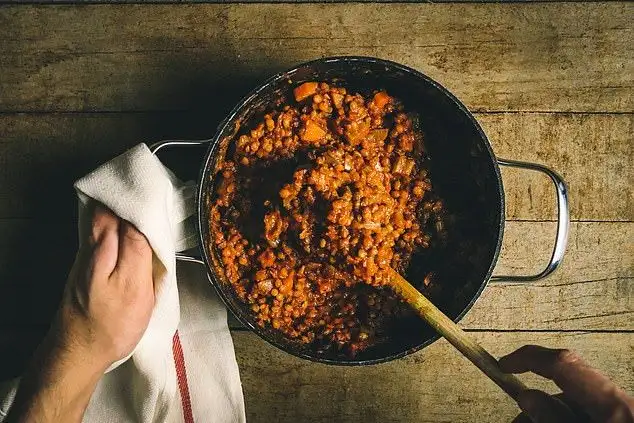Looser underwear and less alcohol: a leading nutritionist gives expert advice and shares her life-enhancing recipes to improve men's fertility - 4