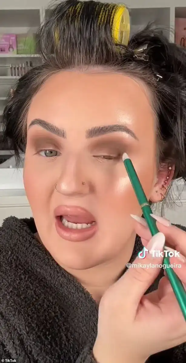 Mikayla Nogueira's Divorce Roast Leaves Fans Reeling – Wealthy Influencer Criticised for Performative Relatability and Mansion Privilege - 3