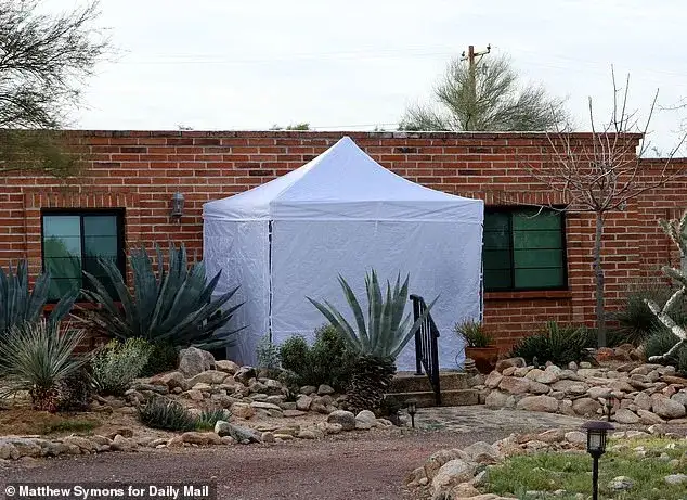 Tucson man wearing similar backpack to Nancy Guthrie kidnapper seen trying to scale wall on evening of abduction - 1