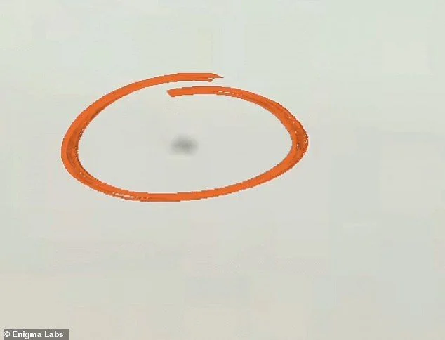 US military disrupts cell phones in Texas after UFO reports - 1